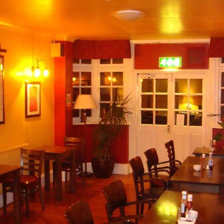 The Royal Standard Guest House 버지니아워터 외부 사진