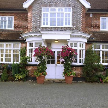 The Royal Standard Guest House 버지니아워터 외부 사진